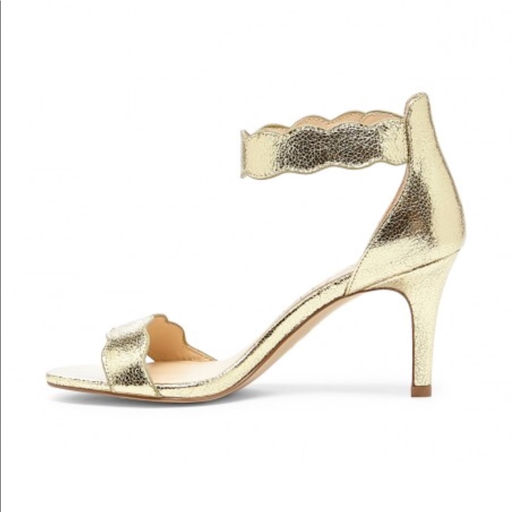 *SOLD*  Sole society gold scallop heels - Picture 4 of 4